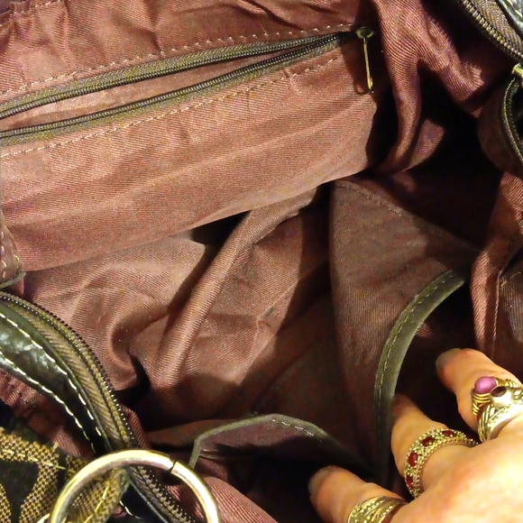 NWOT Gorgeous Shoulder/Handbag Brown w Gold Tone Hardware & Accents Lg - Picture 5 of 5